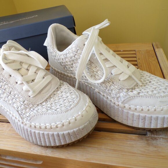 Universal Thread Persephone White Sneakers Memory Foam Women's Size 7 - Picture 10 of 14